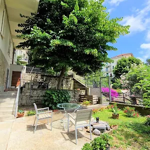 Garden & View Apartment